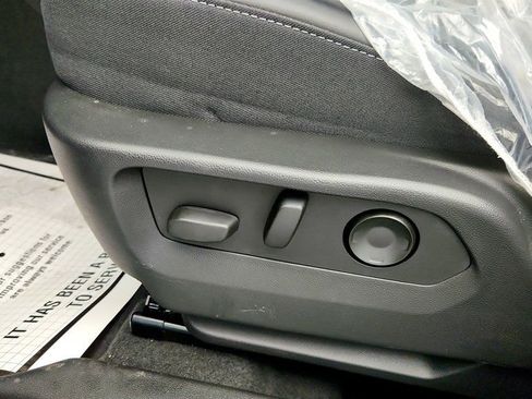 Used 2024 Buick Envision Preferred image 11