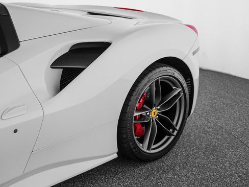 Used 2018 Ferrari 488 Spider RWD image 49