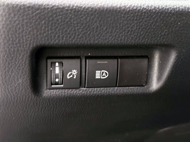 Used 2023 Toyota RAV4 LE AWD/4WD image 18