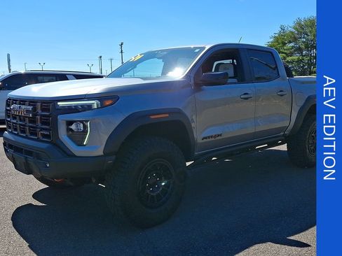 Used 2024 GMC Canyon AT4X w/ AT4X AEV Edition AWD/4WD image 3