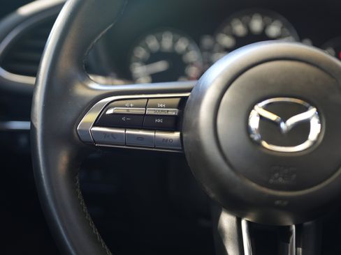 Used 2021 MAZDA MAZDA3 s image 19