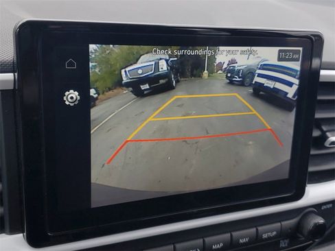 Used 2023 Hyundai Venue Limited image 18