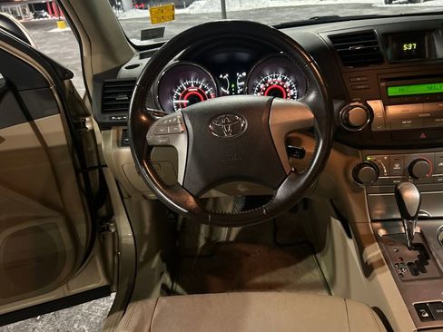 Used 2010 Toyota Highlander 4WD image 21