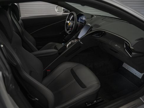 Used 2021 Ferrari Roma RWD image 27