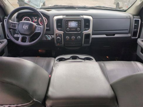 Used 2020 RAM 1500 Classic SLT image 17