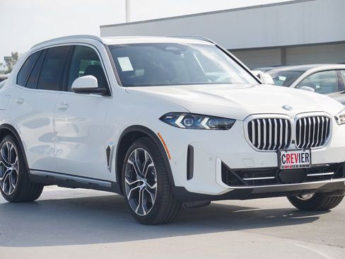 Used 2026 BMW X5 xDrive50e w/ Premium Package image 3