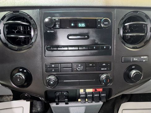 Used 2015 Ford F350 XL image 19