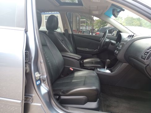 Used 2011 Nissan Altima 2.5 SL w/ 2.5SL Pkg FWD image 13