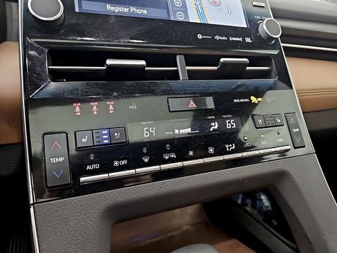 Used 2019 Toyota Avalon Limited w/ Advanced Safety Package FWD image 17