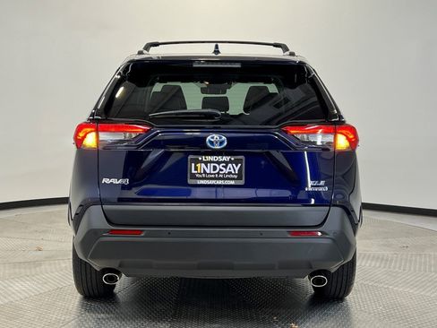 Used 2021 Toyota RAV4 XLE Premium image 7