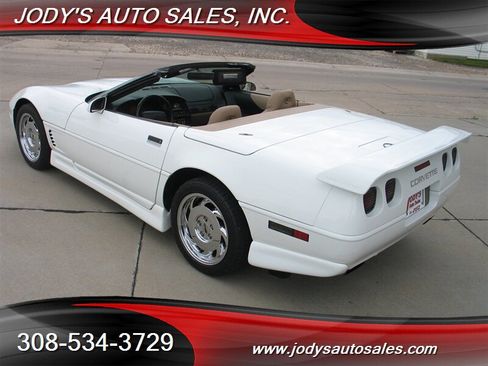 Used 1996 Chevrolet Corvette Convertible RWD image 36