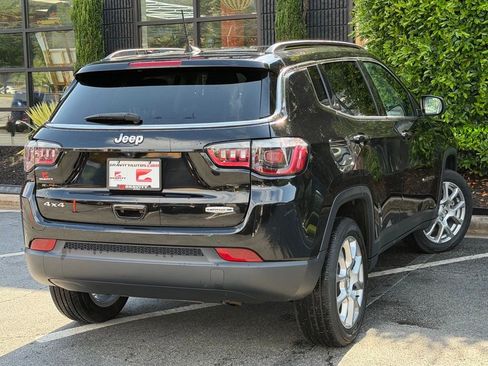 Used 2022 Jeep Compass Latitude AWD/4WD image 12