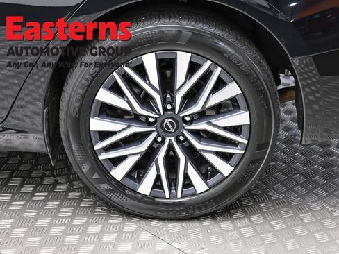Used 2025 Nissan Altima 2.5 SV FWD image 8