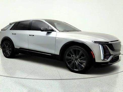 Used 2024 Cadillac Lyriq Sport AWD/4WD image 3