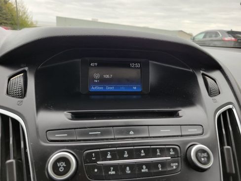 Used 2016 Ford Focus SE w/ Equipment Group 201A FWD image 15