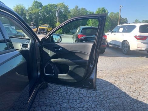 Used 2021 Jeep Compass Latitude w/ Convenience Group AWD/4WD image 14