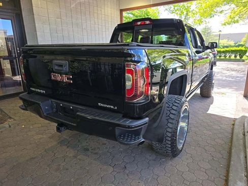 Used 2018 GMC Sierra 1500 Denali w/ Denali Ultimate Package AWD/4WD image 2