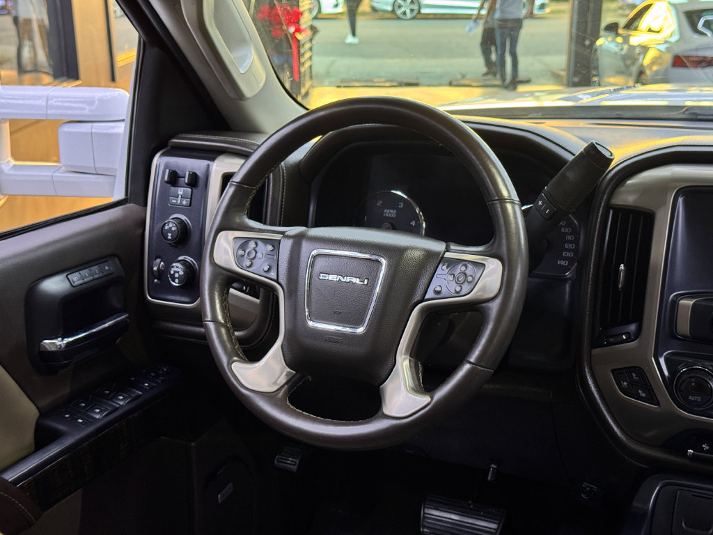 Used 2016 GMC Sierra 2500 Denali w/ Duramax Plus Package AWD/4WD image 27