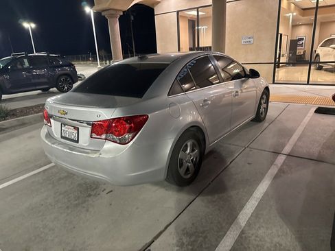 Used 2015 Chevrolet Cruze LT image 4