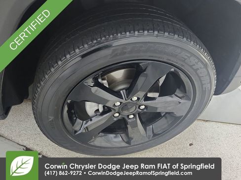 Used 2023 Jeep Grand Cherokee Altitude AWD/4WD image 32
