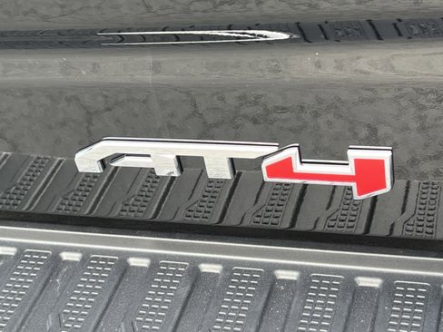 New 2026 GMC Sierra 1500 AT4 w/ Technology Package AWD/4WD image 9