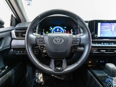 Used 2025 Toyota Camry LE AWD/4WD image 15