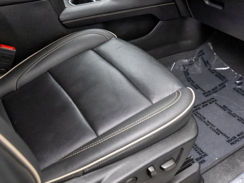 Used 2024 Chevrolet Suburban Premier image 43