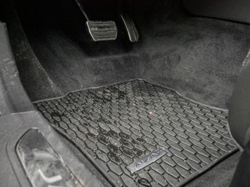 Used 2024 Jaguar XF R-Dynamic SE image 17