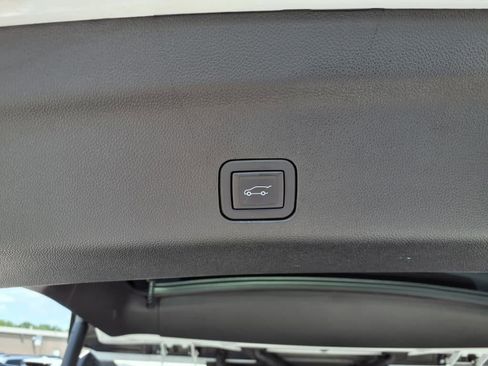 Used 2024 Chevrolet Tahoe Premier image 10