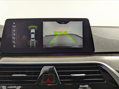 Used 2018 BMW 530i w/ Premium Package image 27