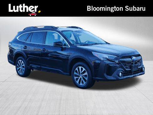 Used 2023 Subaru Outback Premium image 1