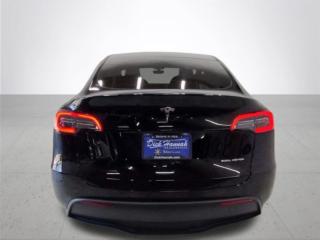 Used 2024 Tesla Model Y Long Range AWD/4WD image 12