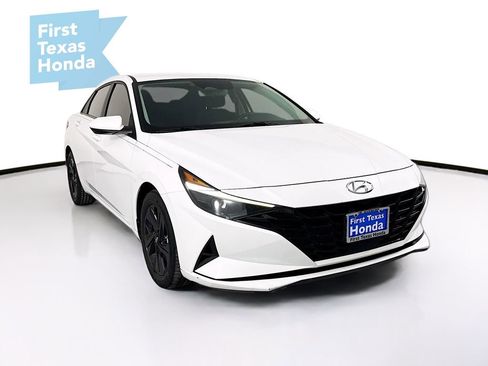 Used 2021 Hyundai Elantra SEL w/ Convenience Package image 1