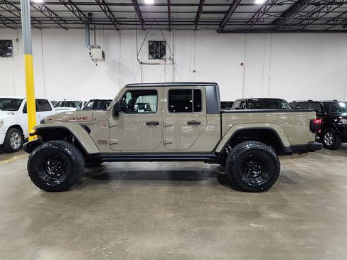 Used 2020 Jeep Gladiator Mojave AWD/4WD image 5