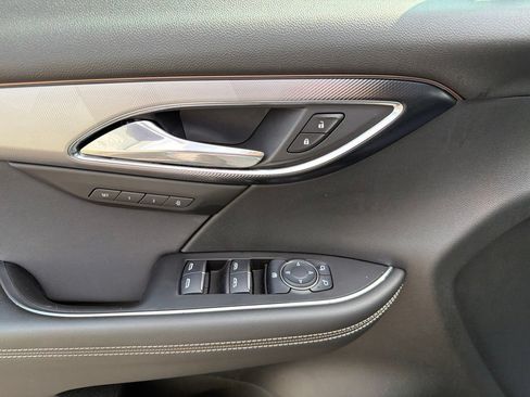 Used 2025 Buick Envision Sport Touring AWD/4WD image 19