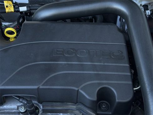 Used 2025 Chevrolet Equinox LT image 28