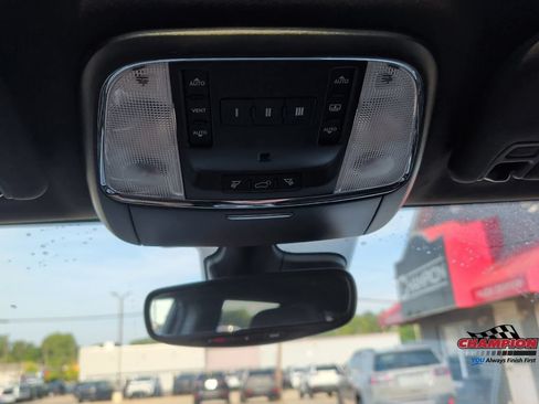 Used 2018 Jeep Grand Cherokee SRT AWD/4WD image 33