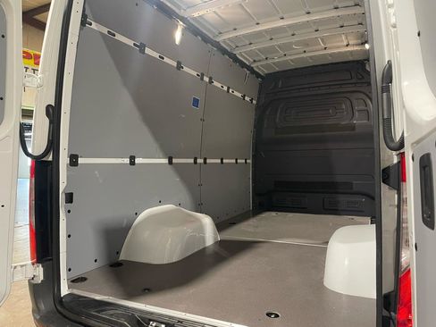 Used 2024 Mercedes-Benz Sprinter 3500 image 9