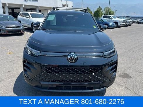 Used 2025 Volkswagen Tiguan SE R-Line AWD/4WD image 9