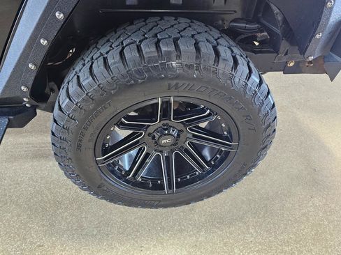 Used 2016 Jeep Wrangler Unlimited Sahara w/ Max Tow Package AWD/4WD image 36