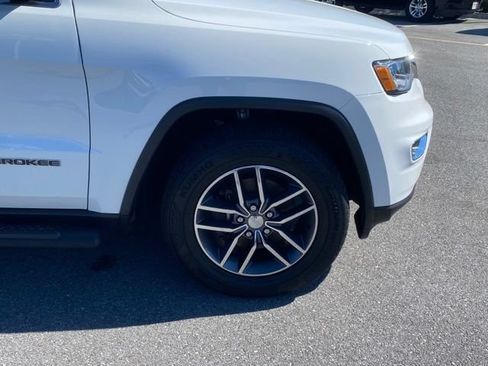 Used 2018 Jeep Grand Cherokee Limited AWD/4WD image 10