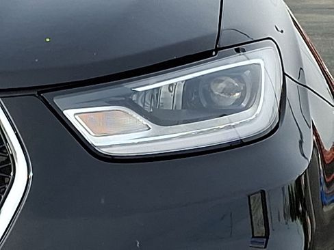 Used 2024 Chrysler Pacifica Touring-L FWD image 28