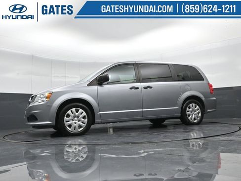 Used 2019 Dodge Grand Caravan SE w/ UConnect Hands-Free Group image 34