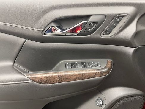 Used 2021 GMC Acadia Denali w/ Denali Technology Package FWD image 19