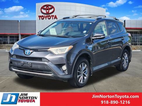 Used 2016 Toyota RAV4 XLE AWD/4WD image 3