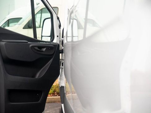 Used 2024 Mercedes-Benz Sprinter 3500 image 23