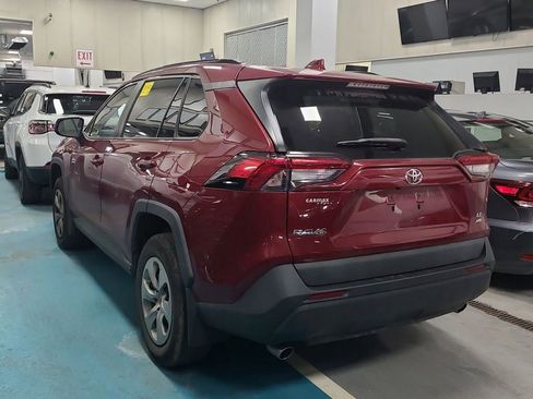 Used 2019 Toyota RAV4 LE w/ Carpet Mat Package AWD/4WD image 4