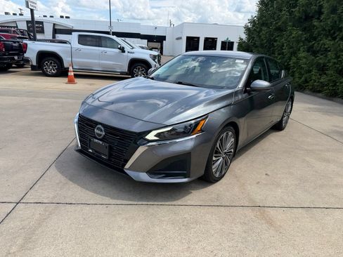 Used 2023 Nissan Altima 2.5 SL FWD image 11