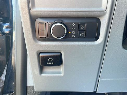 Used 2022 Ford F150 XL RWD image 8