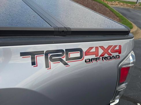 Used 2021 Toyota Tacoma TRD Off-Road AWD/4WD image 13